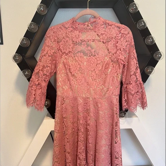 Eliza J | Bell Sleeve Lace Fit & Flare Dress in Dusty Rose size 4P - Picture 3 of 7